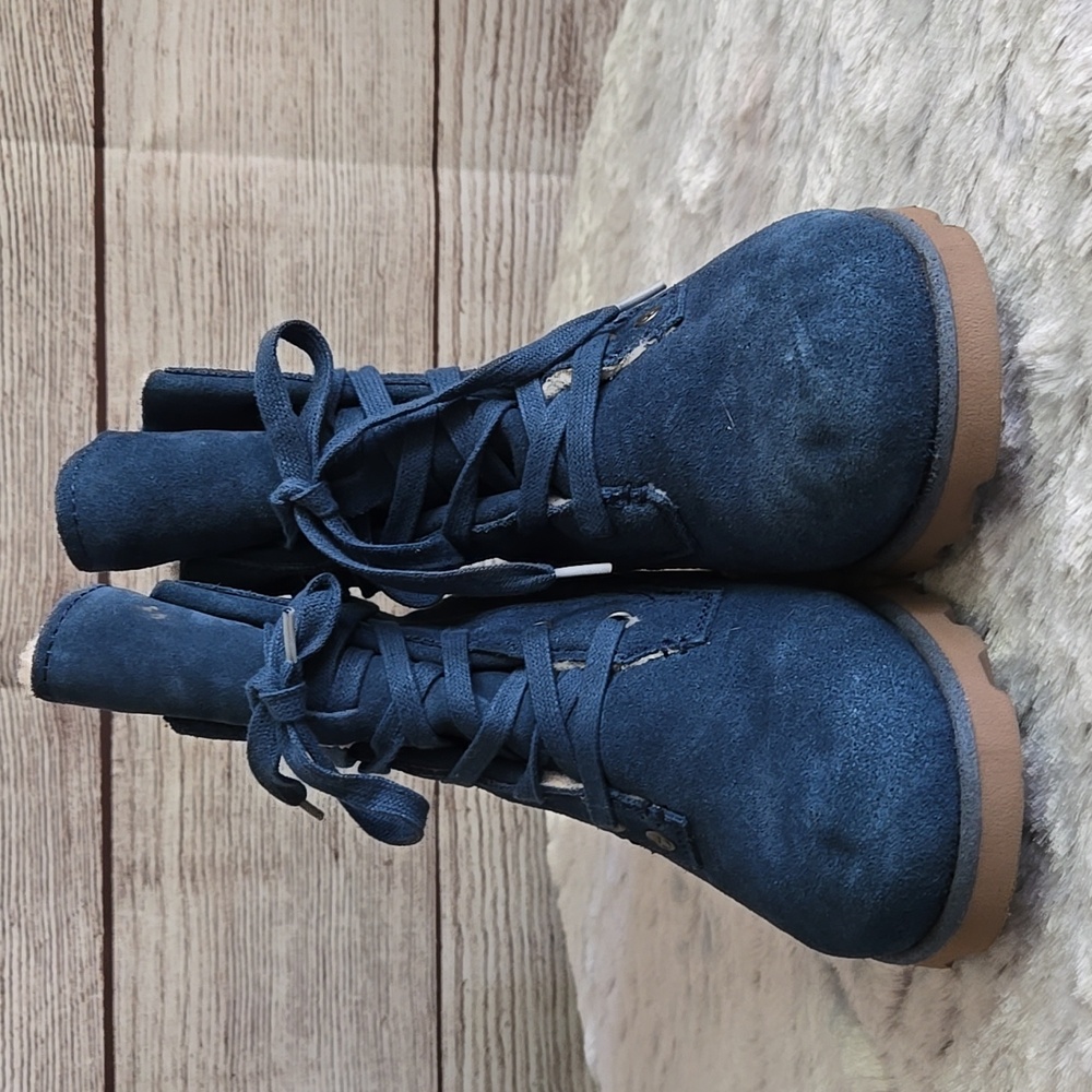 Bearpaw Blue Wedge Winter Boots, Womens Size 6, Great Condition - Picture 6 of 8